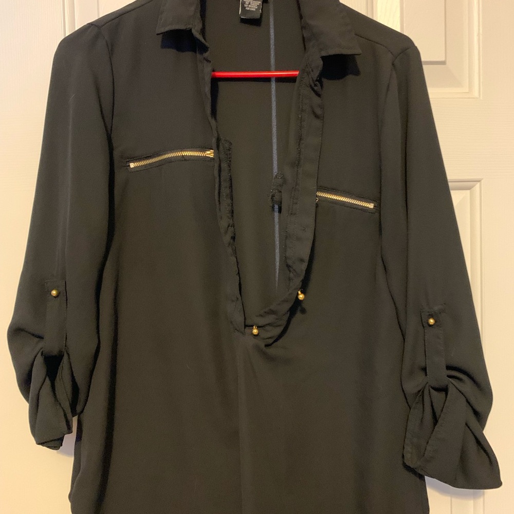 Rue21 Green Relaxed Buttoned Blouse with Notched Collar